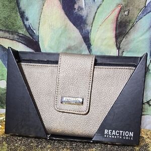 Kenneth Cole Reaction Gold Wallet